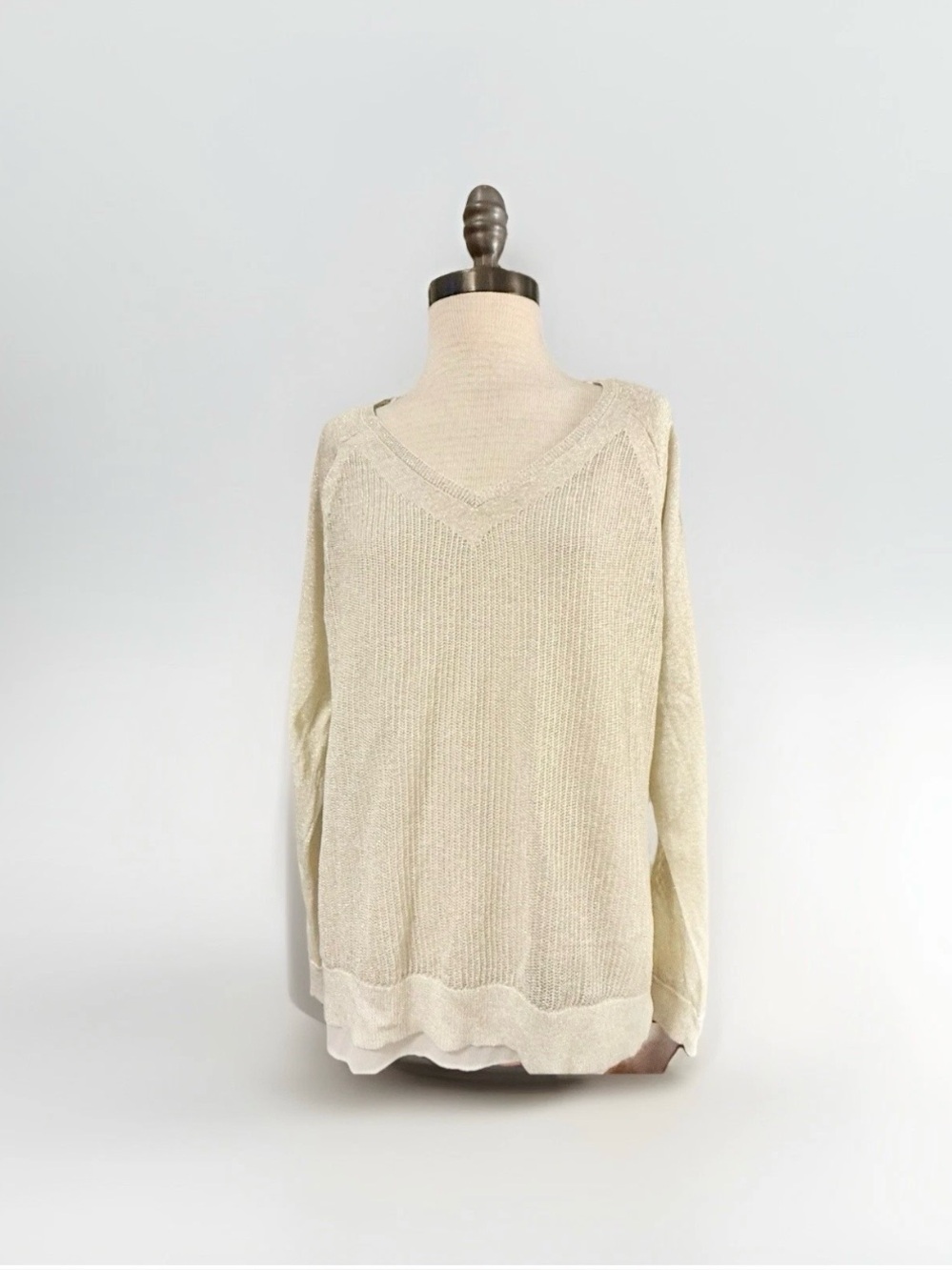 Women’ Lucky Brand V neck cream and gold knit blouse